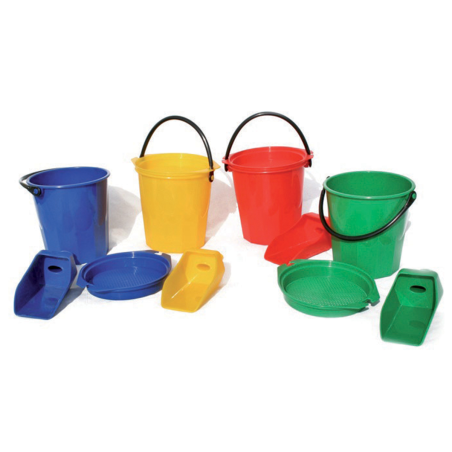 Set of bucket, shovel and flexible accessories